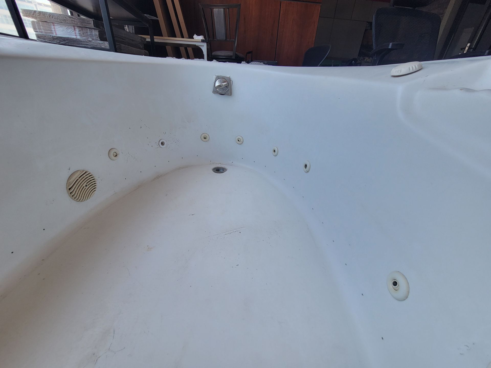 Free Oceania Jetted Whirlpool Bathtub (70.5" x 41.5") - photo 5