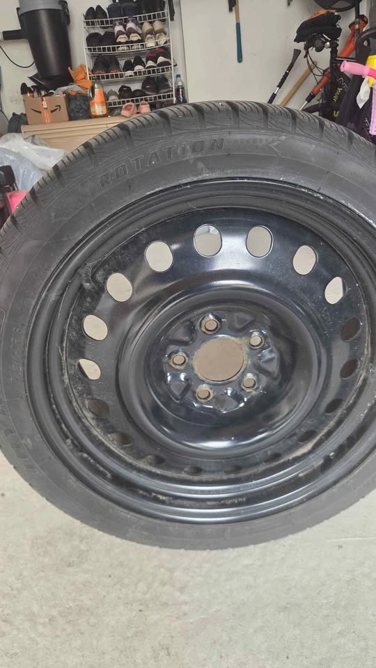4 SNOW TIRES with Black rim - photo 4