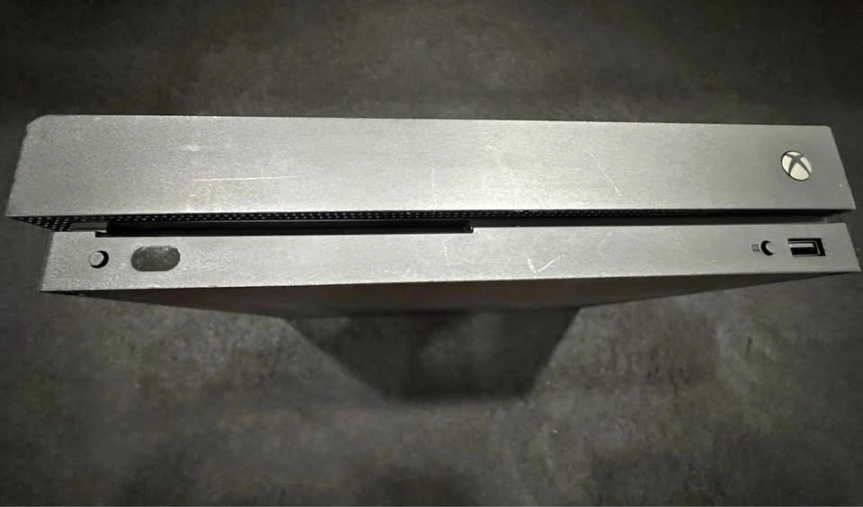 Xbox One X Console – Powers On, No HDMI Display