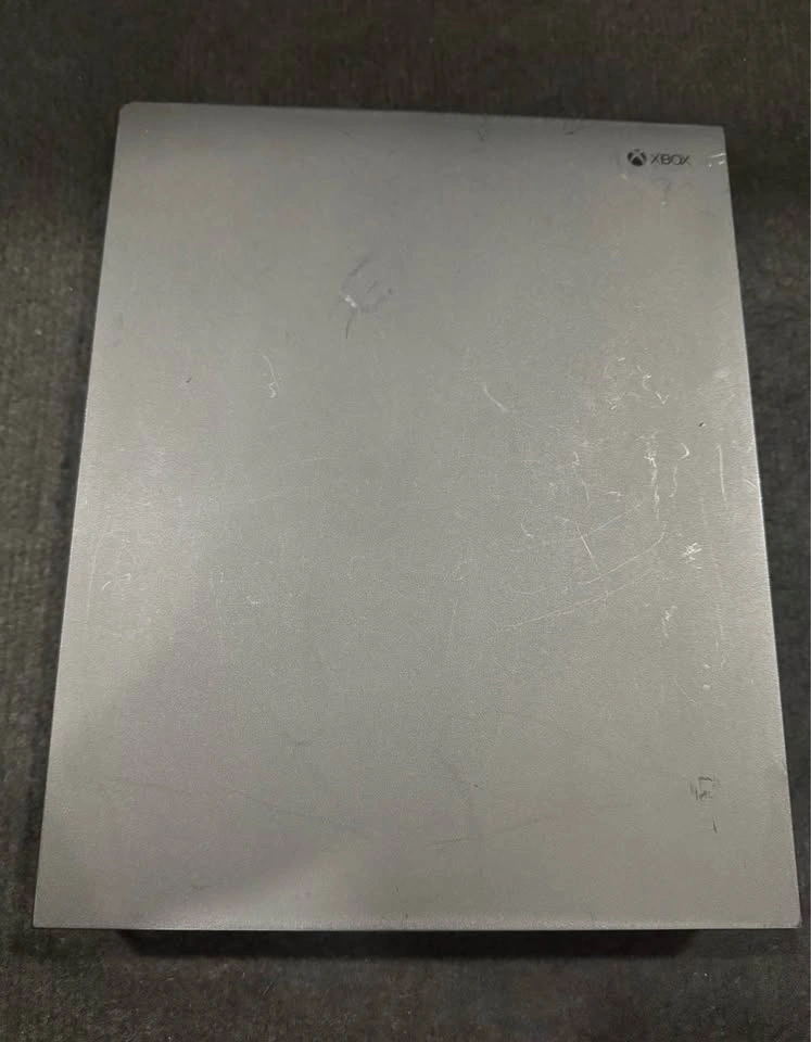 Xbox One X Console – Powers On, No HDMI Display - photo 2