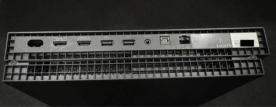 Xbox One X Console – Powers On, No HDMI Display - photo 3