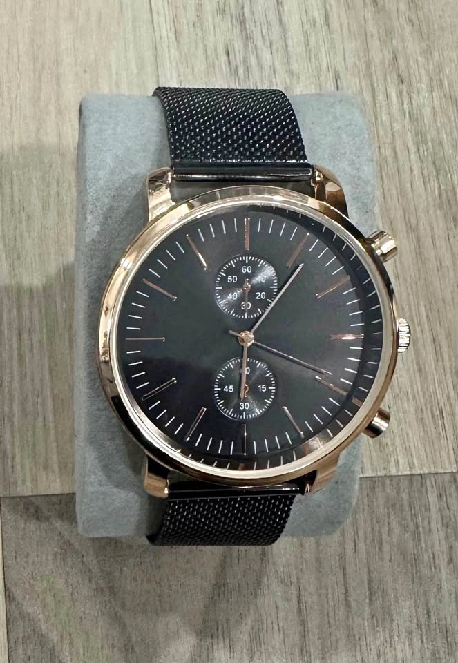 Men’s Minimalist Black Dial Watch Rose Gold Case Mesh Band
