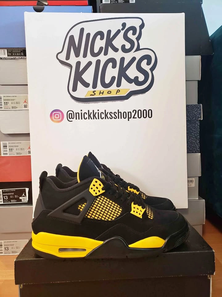Air Jordan 4 size 9 "Thunder"
