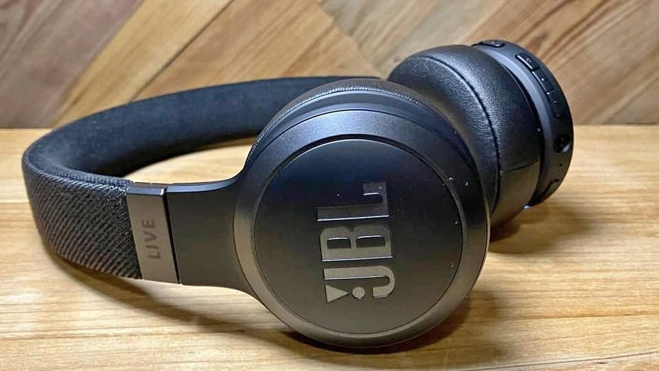 JBL Tune 670 Wireless Headphones / $100 OBO