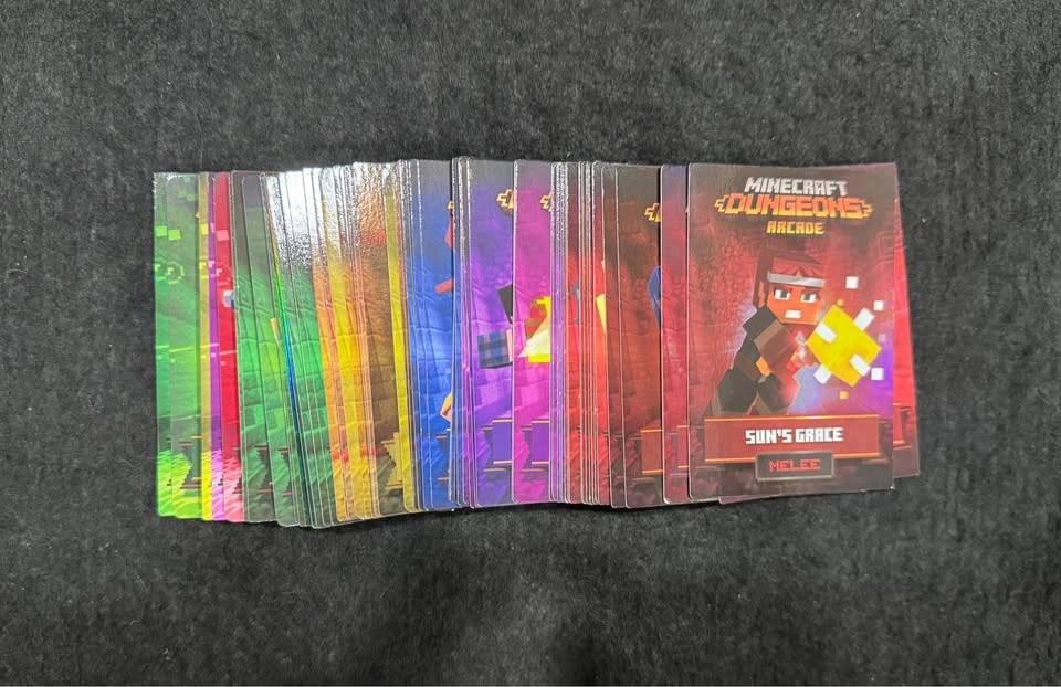 Minecraft Dungeons Arcade Holo Cards Lot (68 Cards) - photo 4