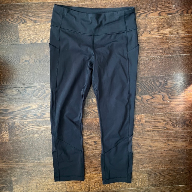 Lululemon Black Leggings with Side and Back Pockets - Size 6