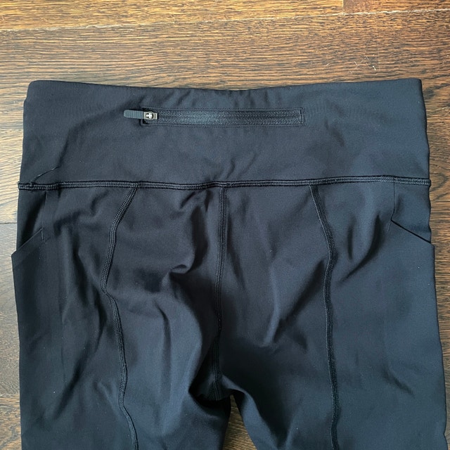 Lululemon Black Leggings with Side and Back Pockets - Size 6 - photo 5