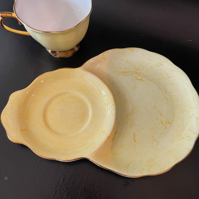 Vintage 50s Royal Albert Gossamer Gold Trim Tea Cup/Snack Plate - photo 5