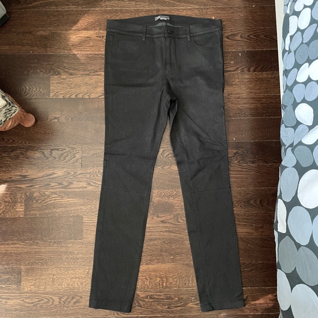 Vince Black Textured Leather Pants Jeans-Size 12