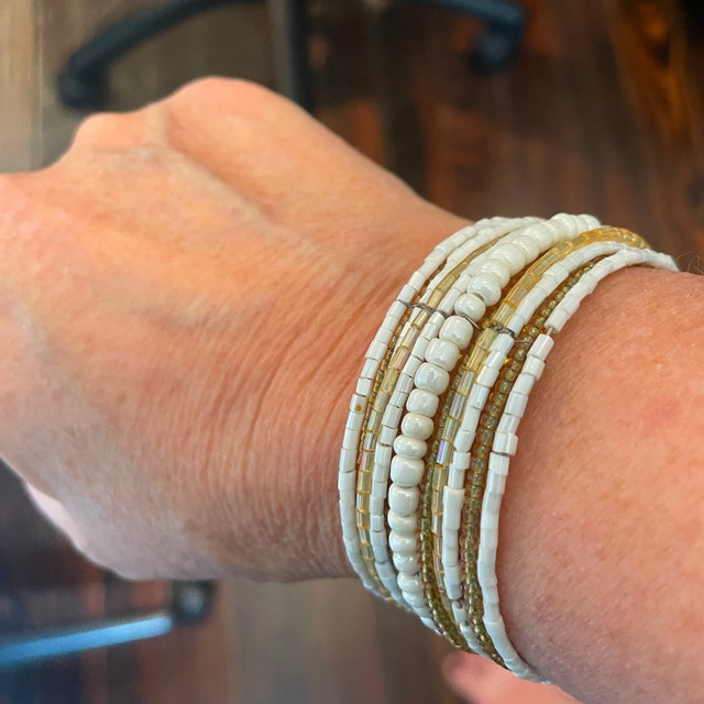 Gorgeous Bracelet/Cuff with White and Gold beading - NEW - photo 4