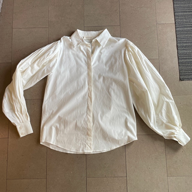 NWOT Manuka White Cotton Blouse/Shirt-Small/Medium