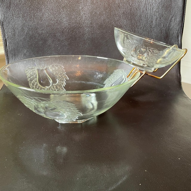 Vintage Clear Glass Chip and Dip Bowl 3 piece set with bracket - photo 3