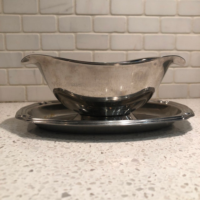 Stainless Steel Gravy Sauce Boat with attached tray/saucer - photo 2