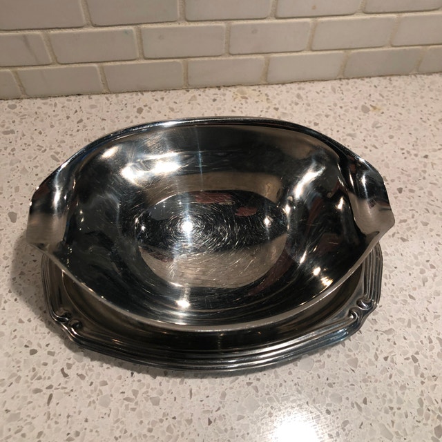 Stainless Steel Gravy Sauce Boat with attached tray/saucer - photo 3