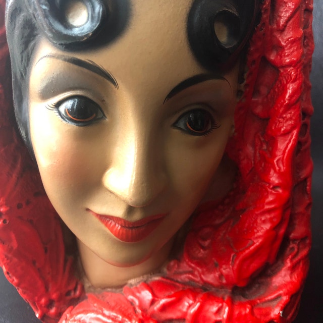 Vintage MCM Marwal Chalkware bust of Spanish Woman - circa 1960s - photo 2