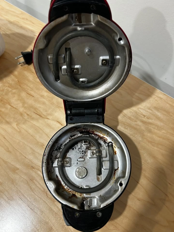 DASH Mini Waffle Maker + Holiday Plates (Halloween & Christmas) - photo 4