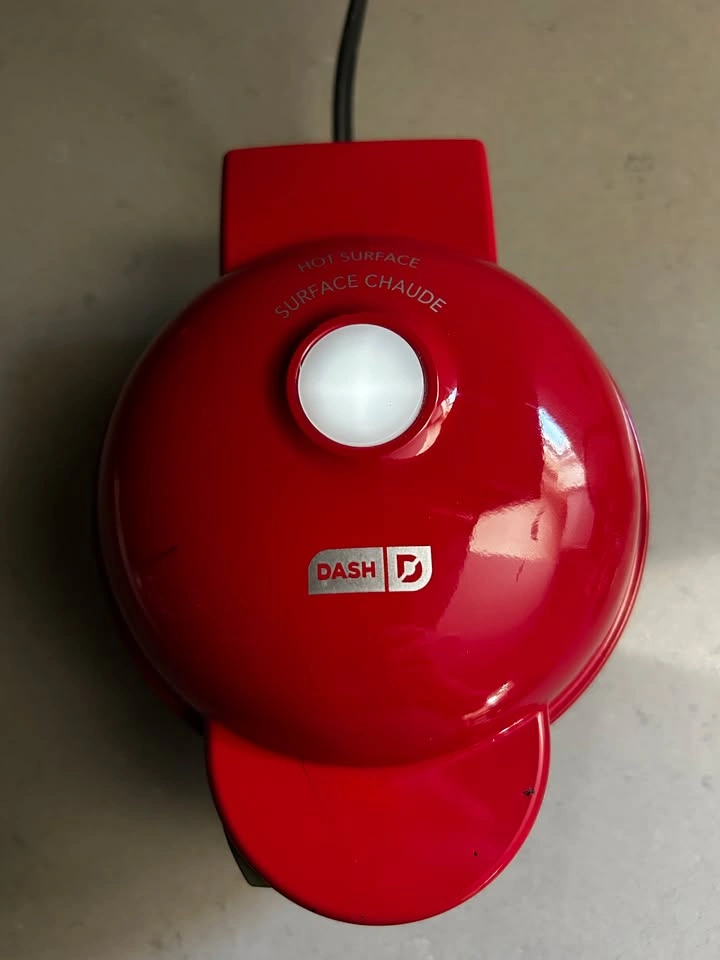 DASH Mini Waffle Maker + Holiday Plates (Halloween & Christmas) - photo 5