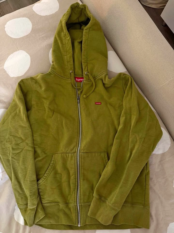 Supreme zip-up hoodie - Size M