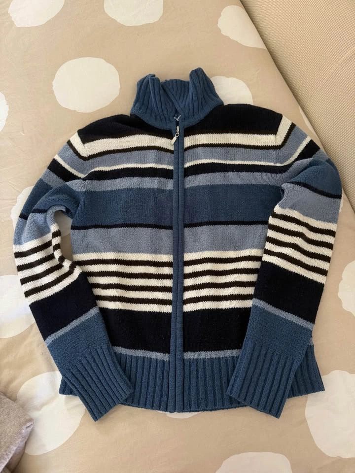 Multiple clothing items for sale! - photo 5