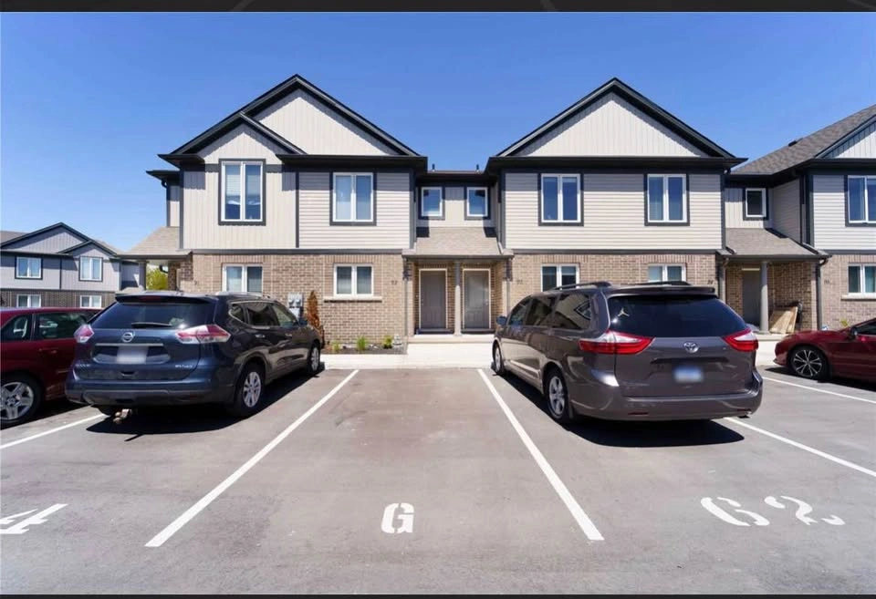 3 Beds 2 Baths - Townhouse