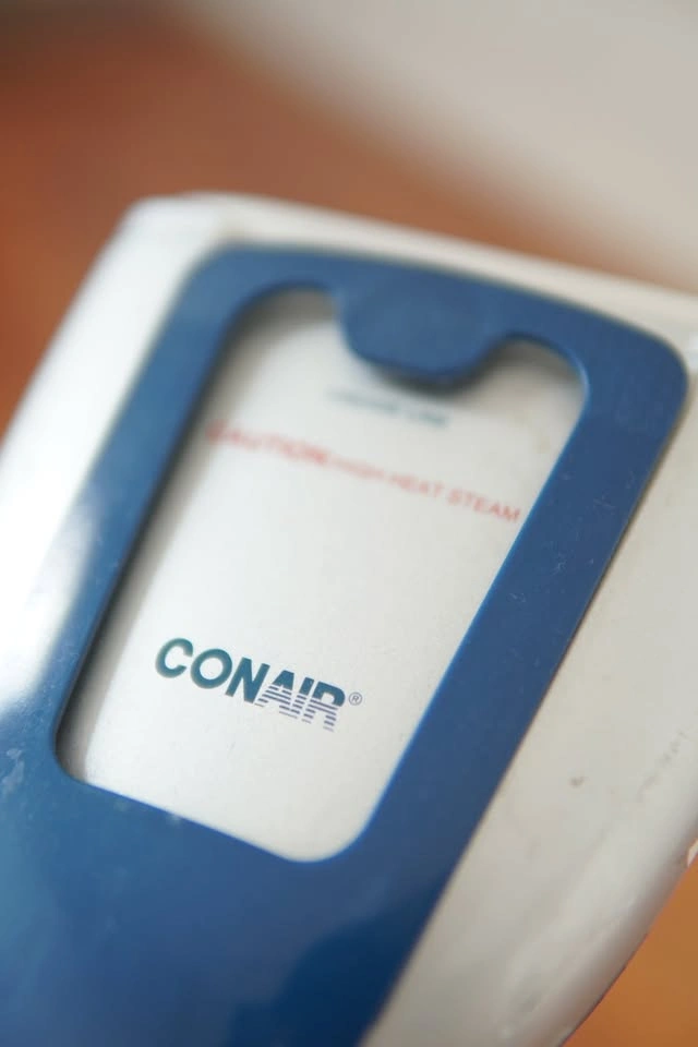 Conair GS38TR handheld garment steamer - photo 2