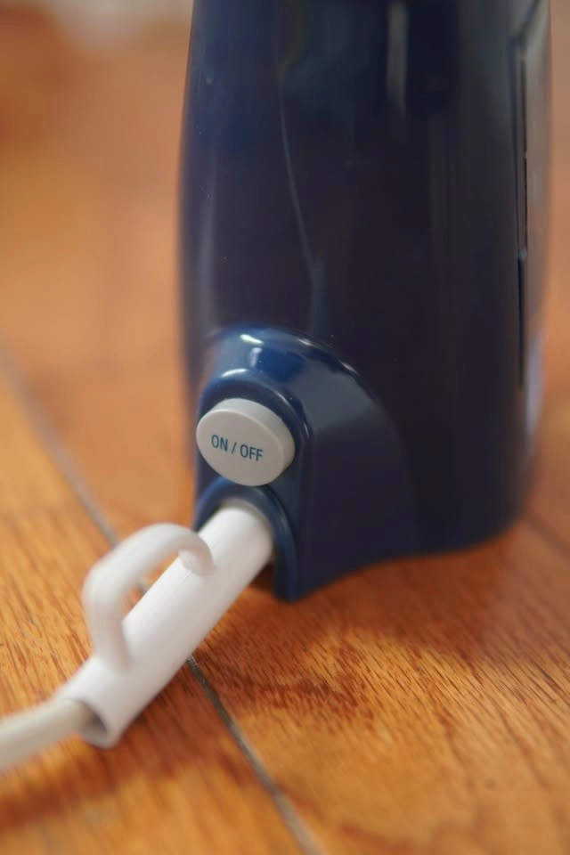 Conair GS38TR handheld garment steamer - photo 4