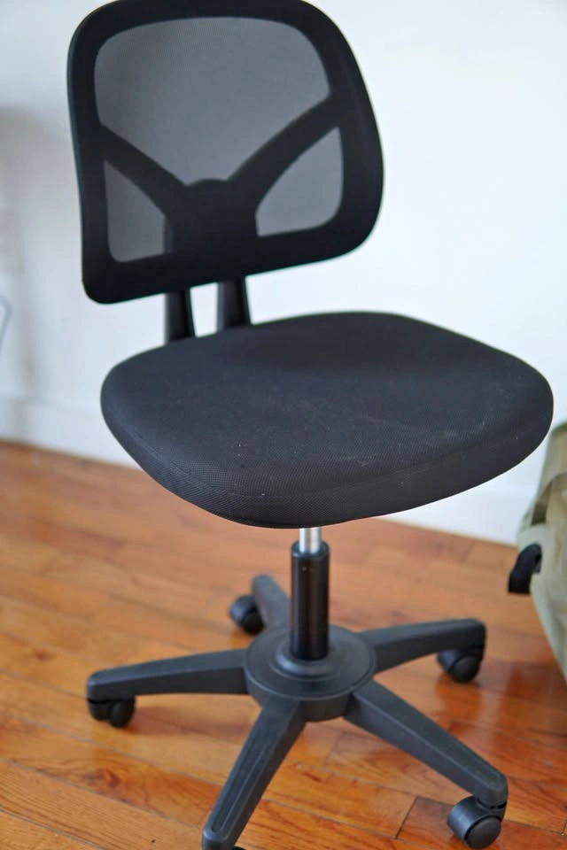 Black Mesh Back Armless Office Chair
