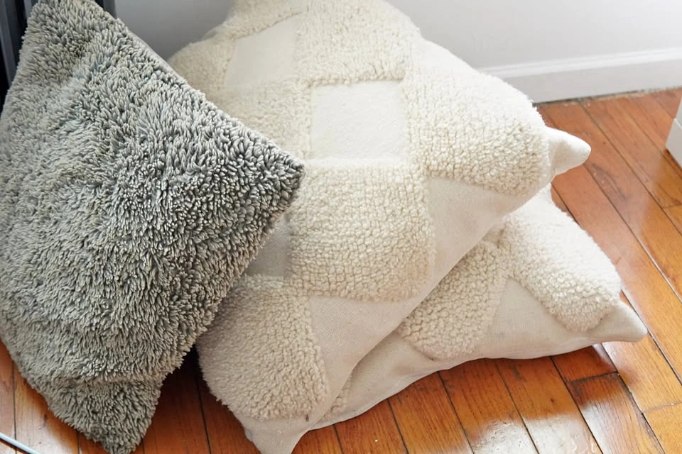 Set of 3 Textured Throw Pillows