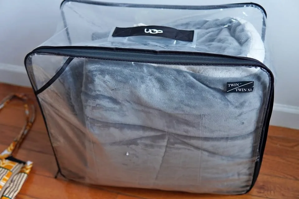 UGG Twin/Twin XL Blanket Comforter