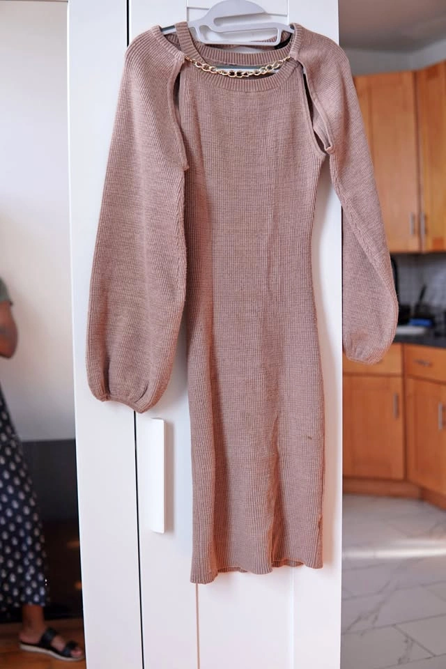 Mauve Ribbed Knit Dress with Gold Chain Detail