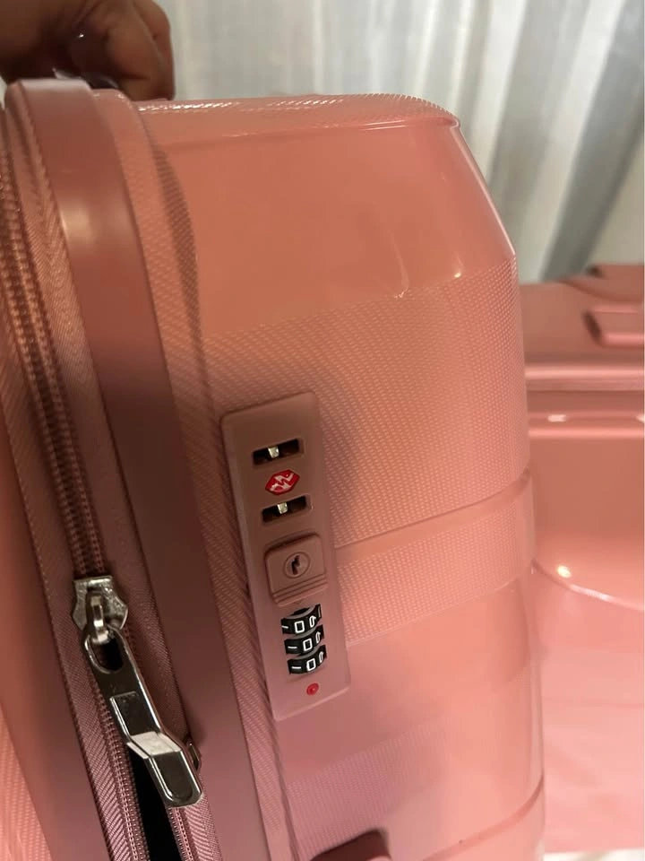Brand New Large and Medium Luggage - photo 4