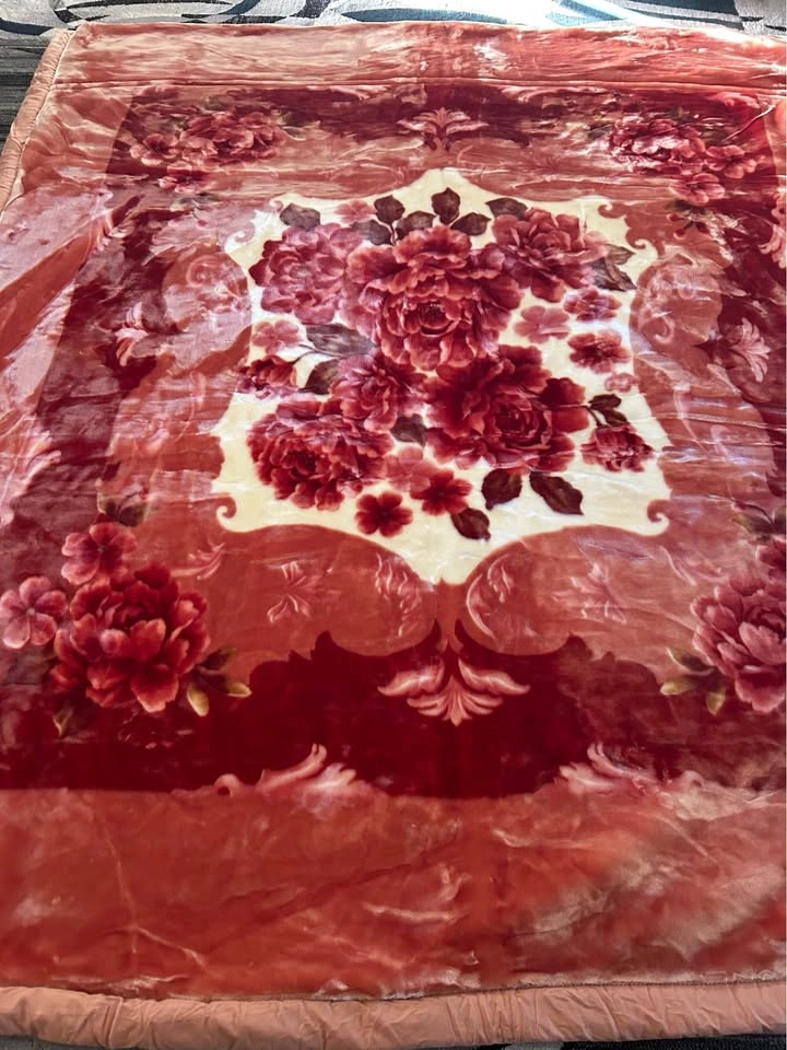 BRAND NEW BLANKETS FOR SALE - photo 2
