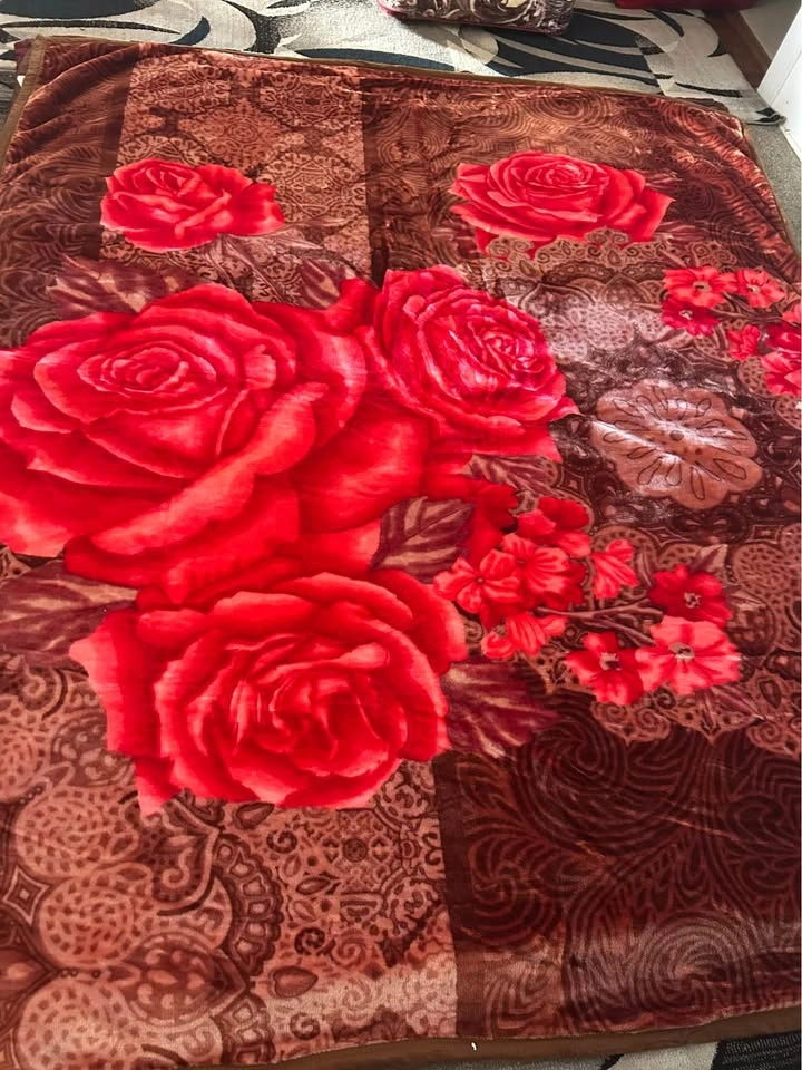BRAND NEW BLANKETS FOR SALE - photo 3