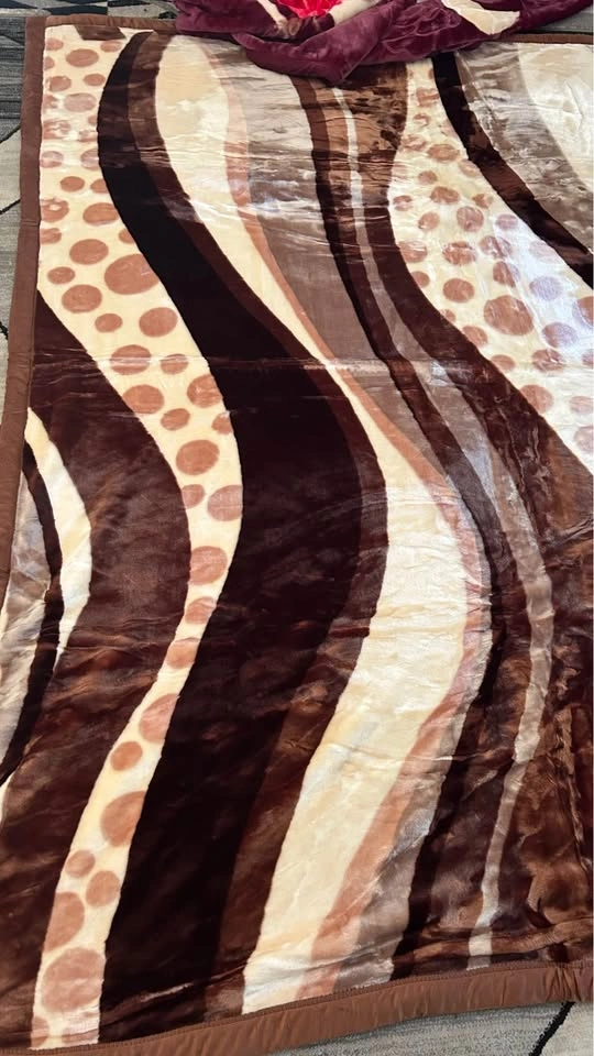 BRAND NEW BLANKETS FOR SALE - photo 3
