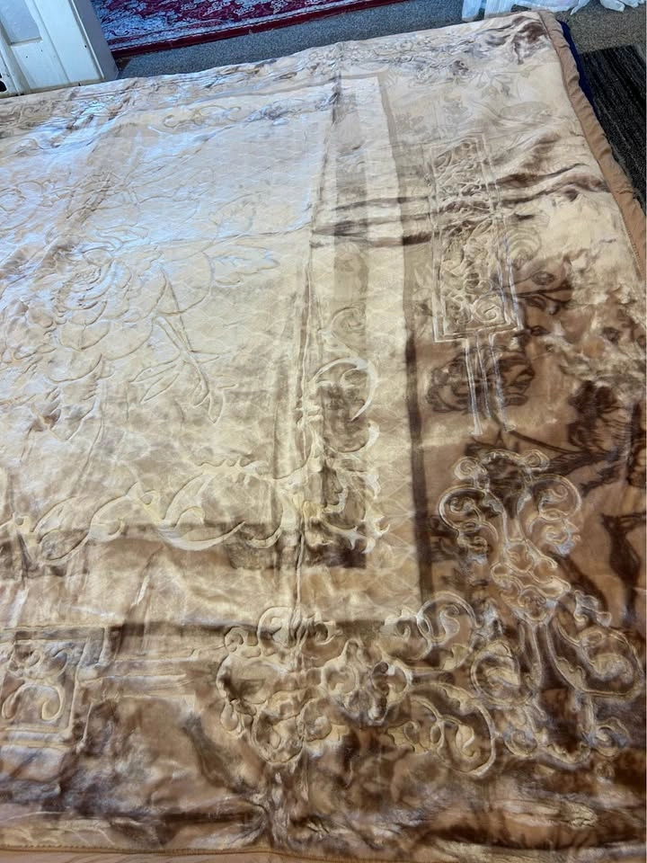BRAND NEW BLANKETS FOR SALE - photo 5