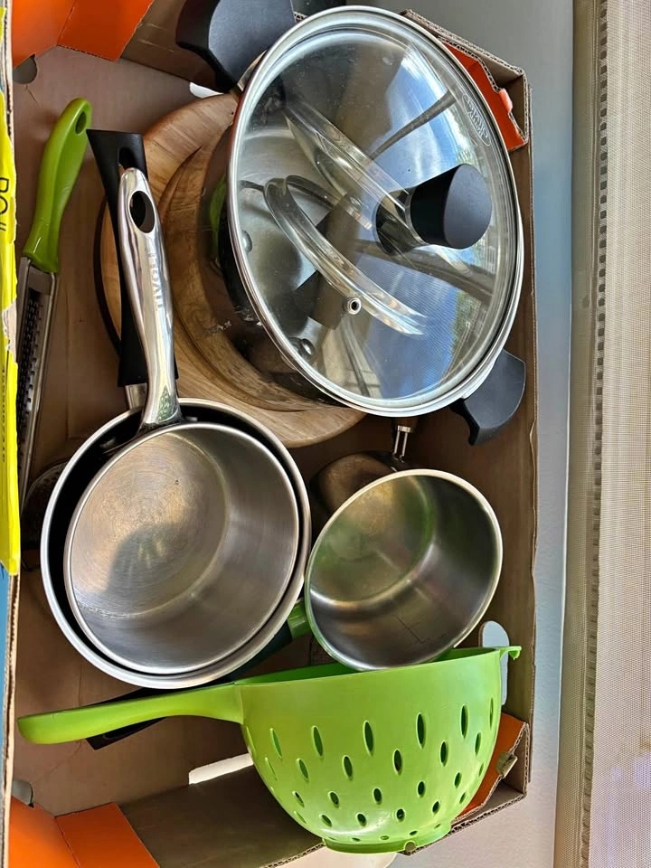 Pots & Kitchen Miscellaneous