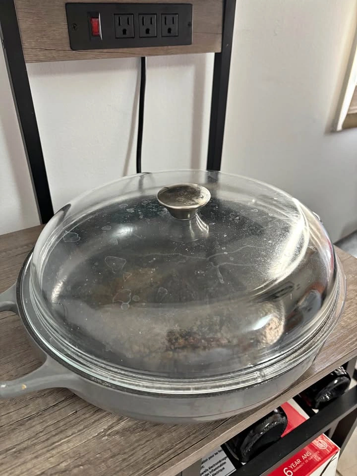 Cast Iron Enamel Pan