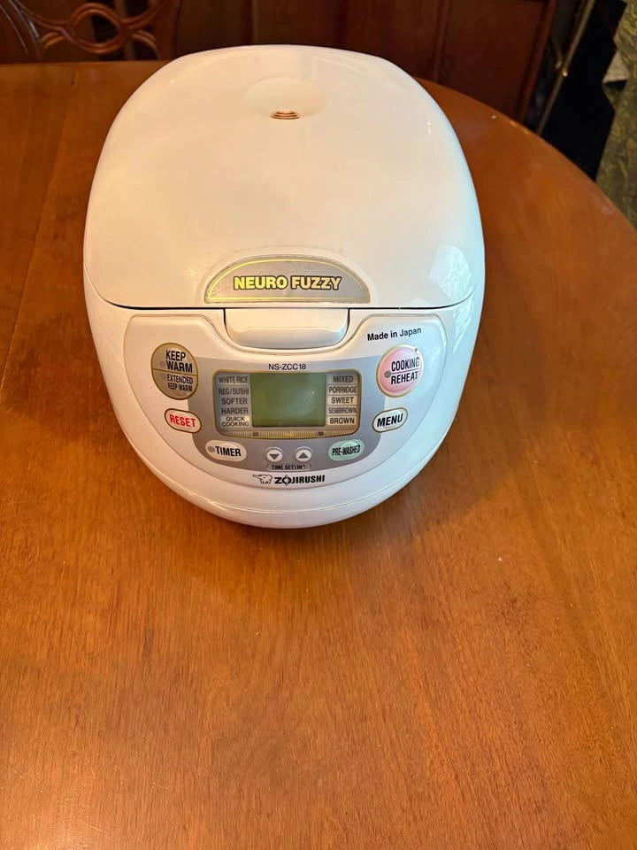 Zojirushi Neuro Fuzzy NS-ZCC18 Rice Cooker (10 Cup)