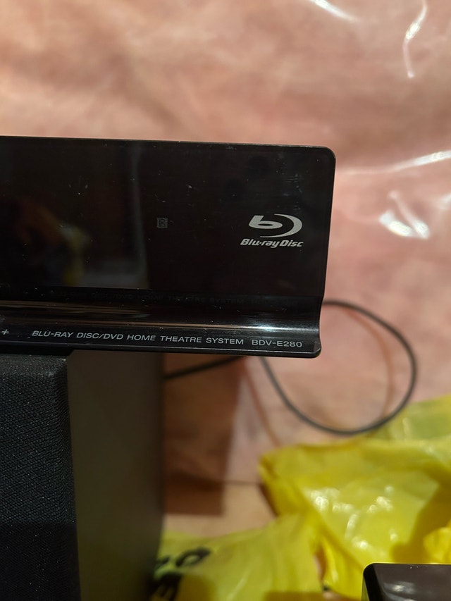 Sony BDV-E280 Blu-ray Home Theatre System - photo 3