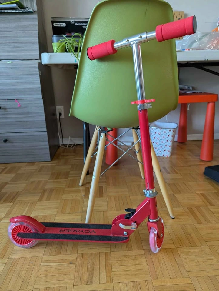 Red voyager scooter - photo 2