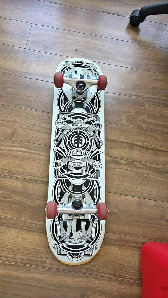 Skateboard with carbon sheet
