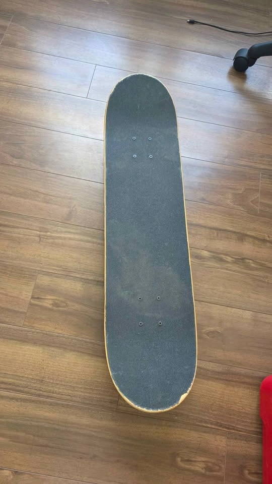 Skateboard with carbon sheet - photo 2