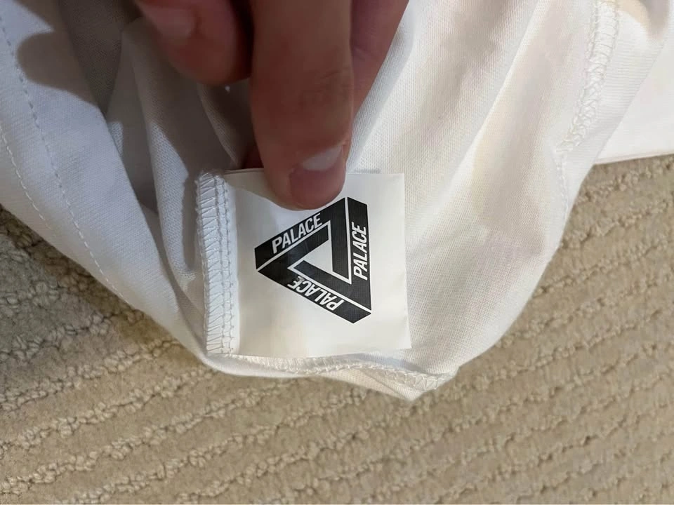Palace T-shirt - photo 4