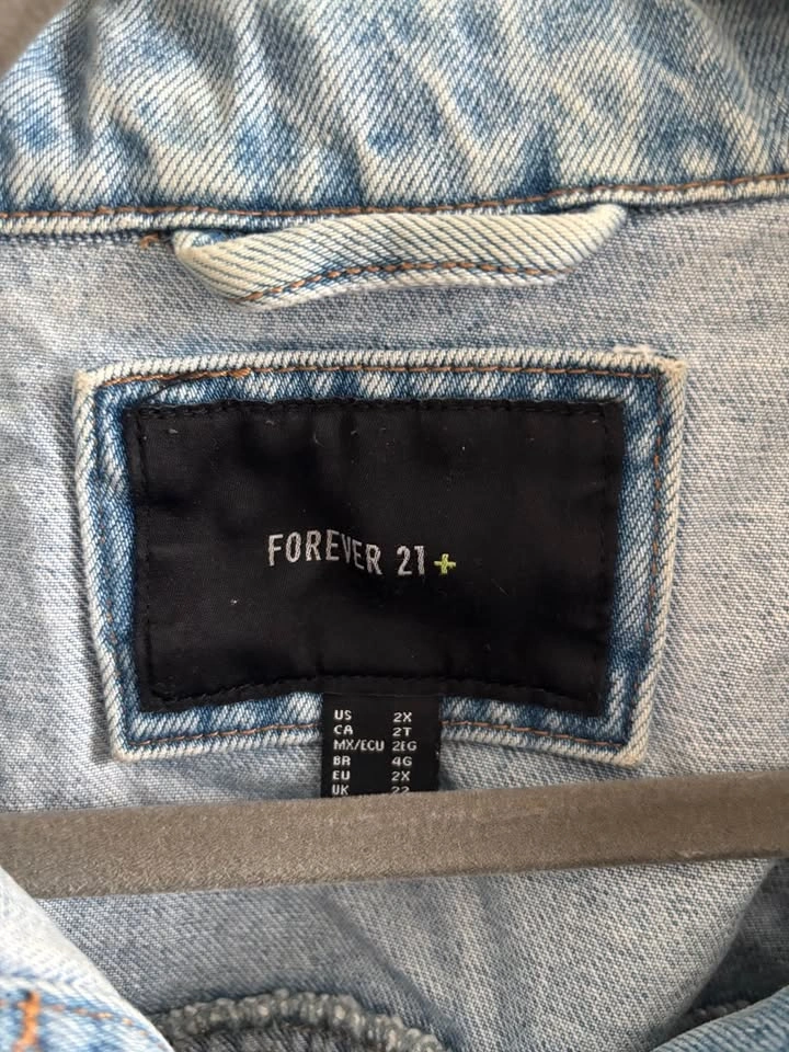 Light wash denim jacket - photo 4