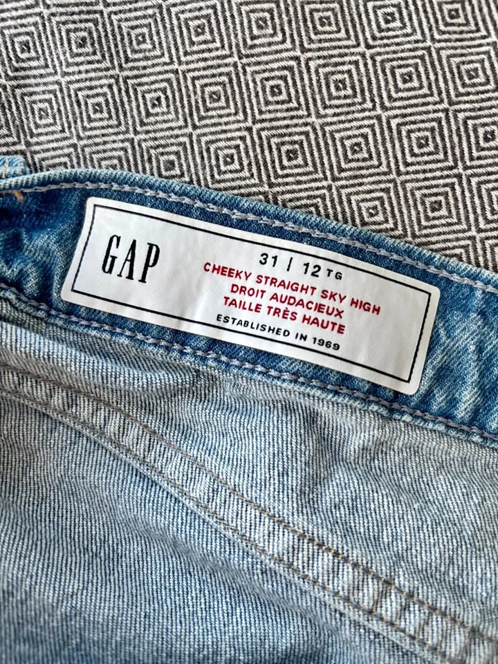 GAP Cheeky Straight High Rise Jeans