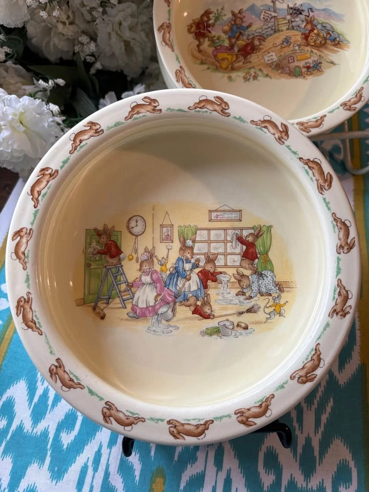 Vintage Royal Doulton Bunnykins Rimmed Bowls Pair - photo 2