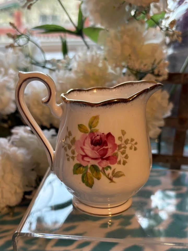Royal Albert American Beauty Bone China Creamer - photo 2