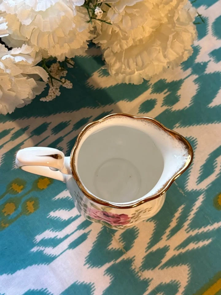 Royal Albert American Beauty Bone China Creamer - photo 5