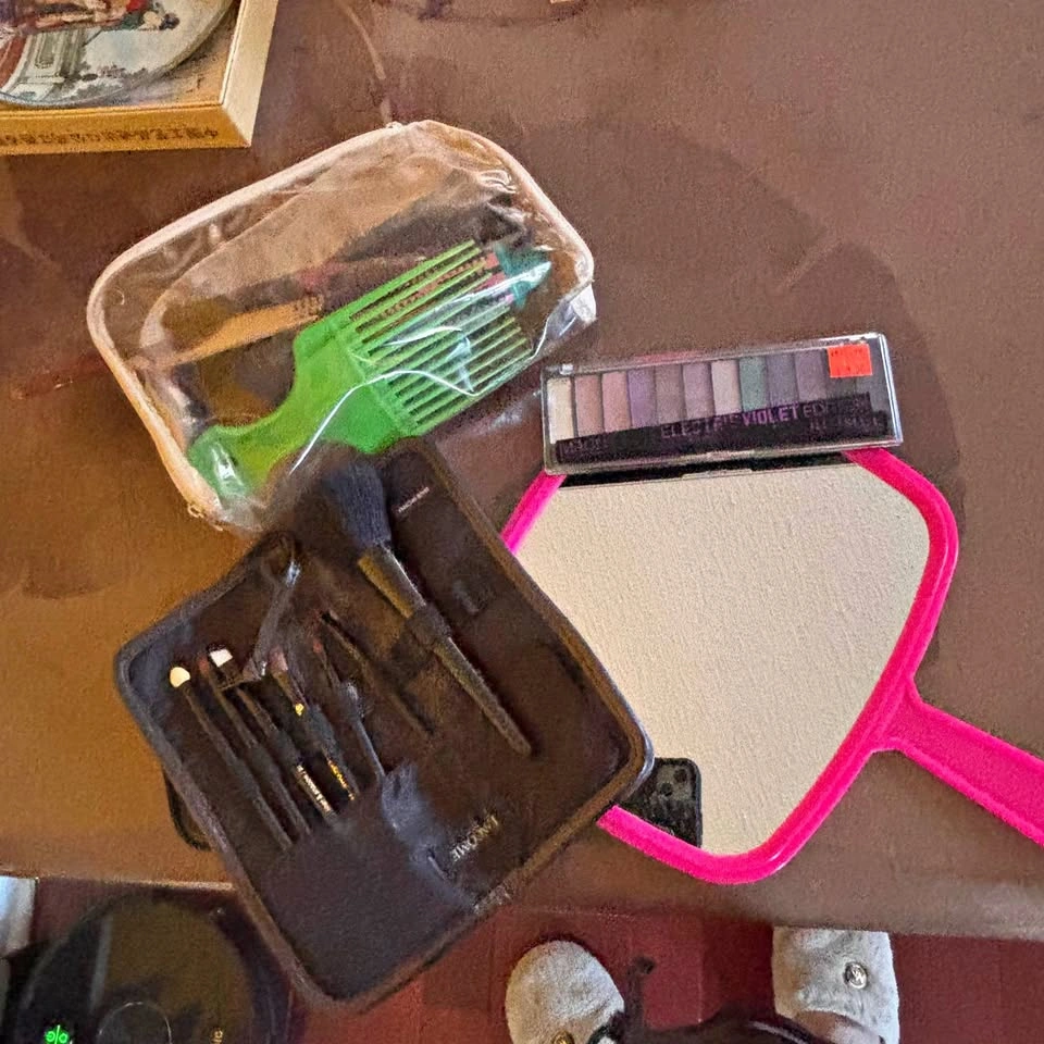 Makeup accessories bundle