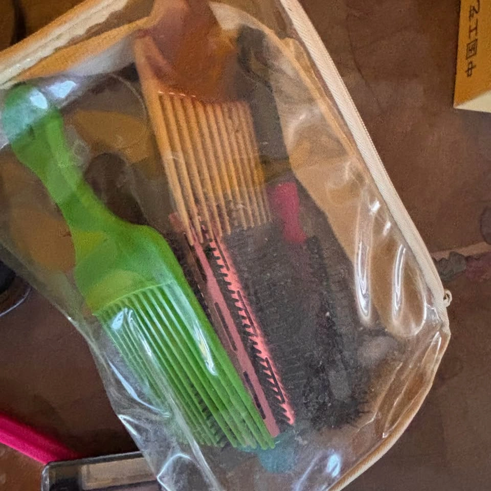 Makeup accessories bundle - photo 4